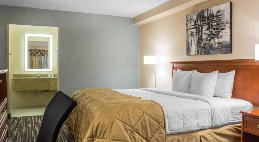 Lifestyle Inn Cedar Falls Bagian luar foto