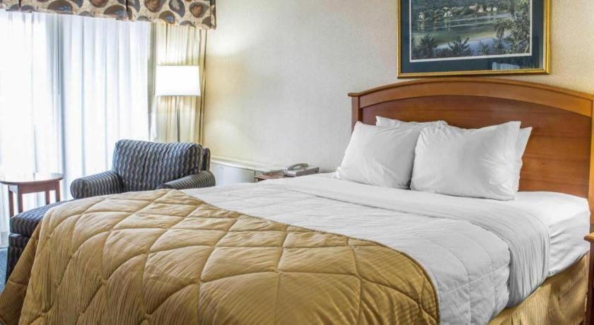 Lifestyle Inn Cedar Falls Bagian luar foto